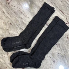 NEW  Rare 2 Pairs Gray Smartwool StandUp Graduated Compression Socks  M 7-9.5 