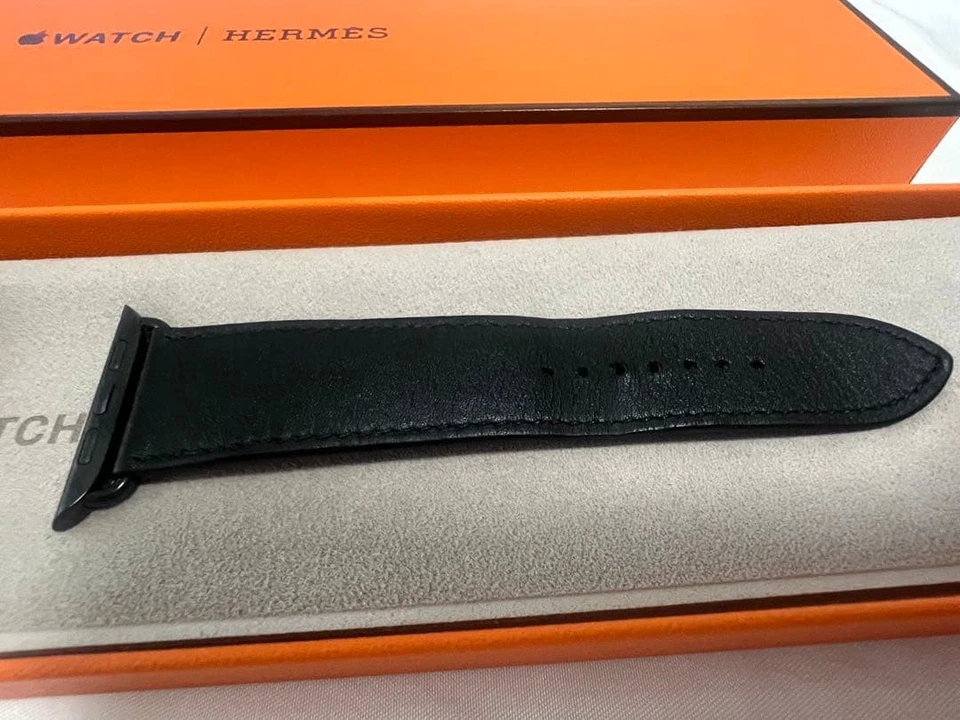 Apple Watch Hermès Attelage Single Tour 44 mm correa de cuero negro usado Foto 3 de 4