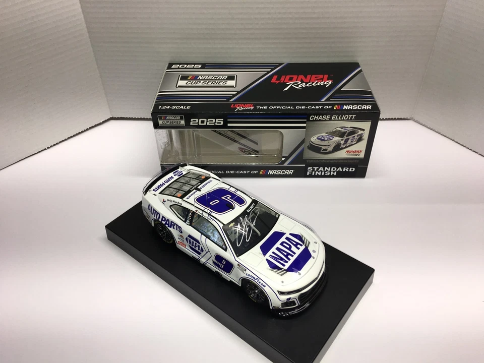 CHASE ELLIOTT AUTOGRAPHED NASCAR DIECAST #9 NAPA WHITE 2025 CHEVY 1/24 - Image 4 of 4