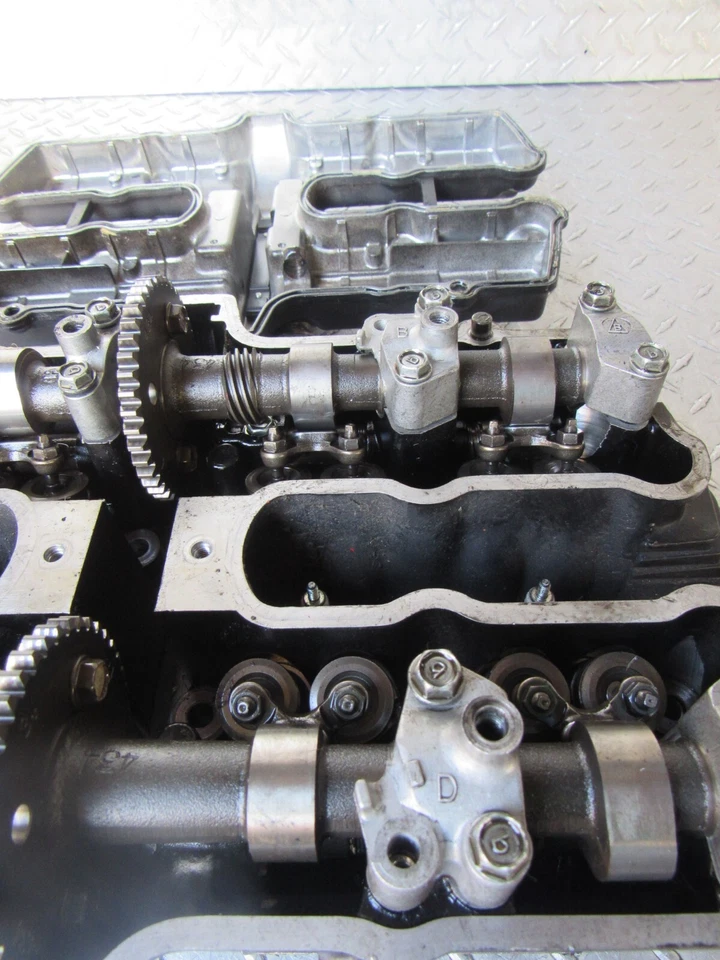 86 Suzuki GS550E GS550 GS 550 1986 culata y cubierta del motor Foto 3 de 4