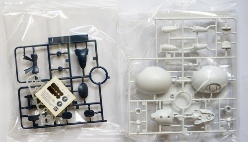 BANDAI HG 1/144 Petit'gguy The Gundam Base color GB limited scale model kit - Picture 3 of 11
