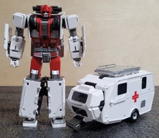 Generation Toy GT-08C Bulance - part of Guardian combiner - missing gun