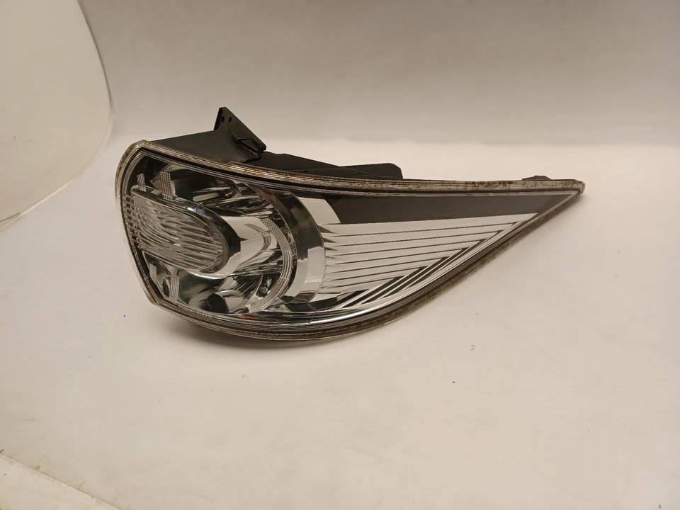 Luz trasera MAZDA 5 luces traseras O/S 2008-2010 SUV desconocido diestro Foto 2 de 4