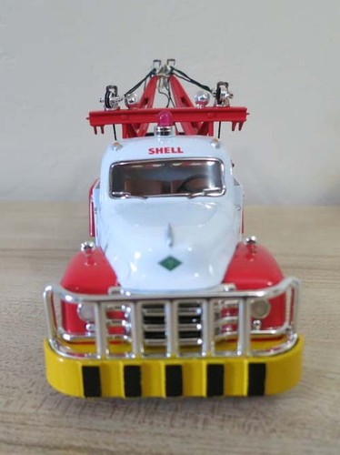 First Gear, #19-2025, Diecast 1955 Diamond-t Tow Truck Shell 1:34 scale - NIB - Picture 3 of 7