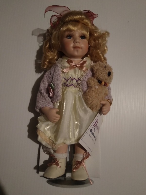 VINTAGE 1980s DUCK HOUSE HEIRLOOM PORCELAIN DOLL ("KARLI")