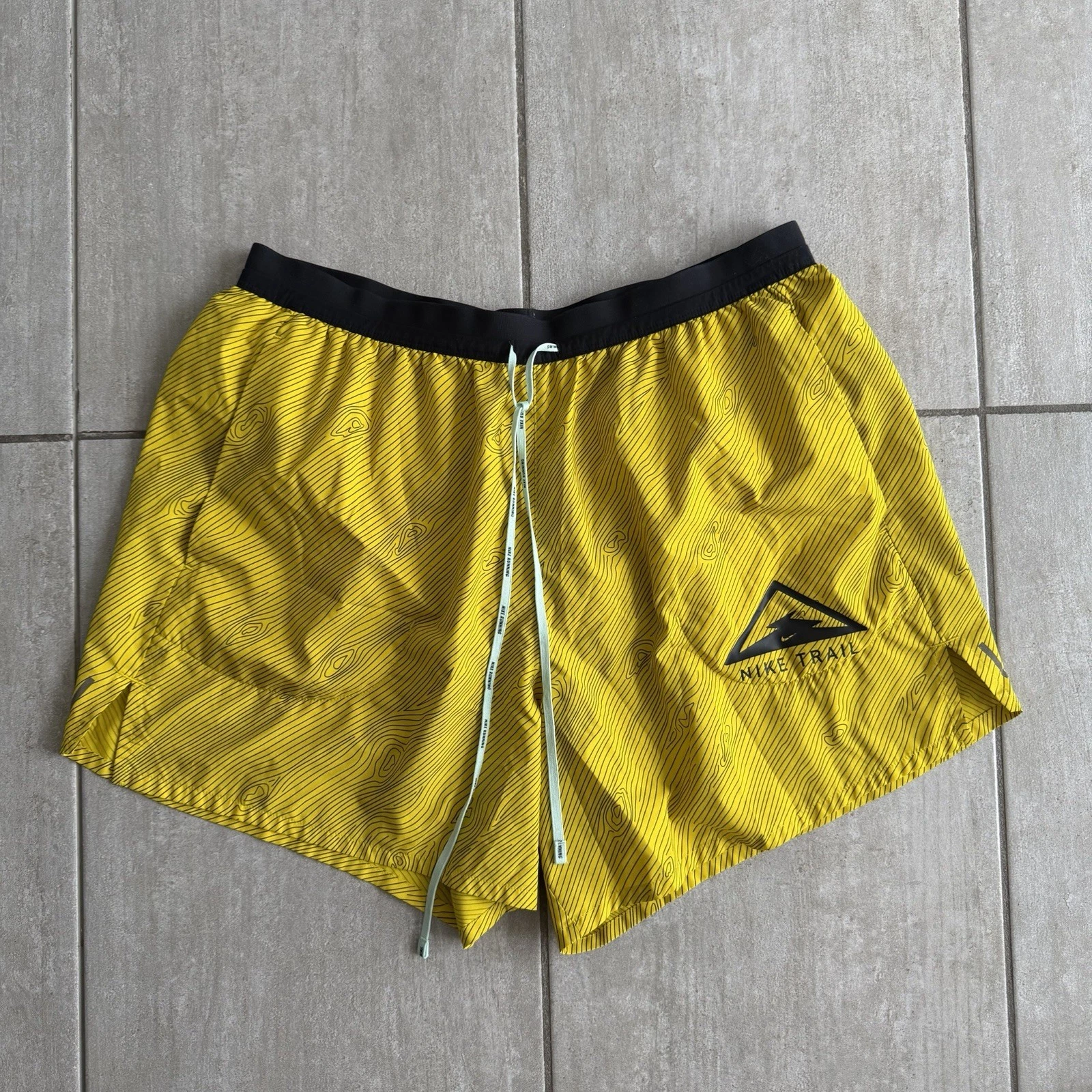 Nike Trail Running Shorts Yellow Topographic Dri Fit Lined Men’s XL Zip
Opens in a new window or tab