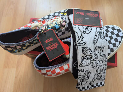 Vans x Stranger Things Authentic mit Socken 44gr