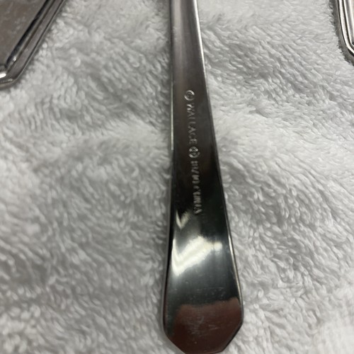 Teaspoon Wallace CASINO 18/10 Stainless China 6 1/4" - Picture 2 of 3