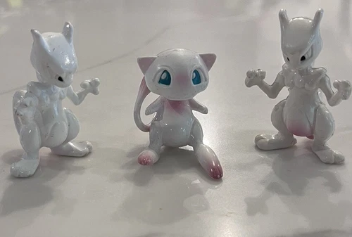2 Mewtwo Figures and Mew Vintage Pokemon TOMY CGTSJ PVC Figure Nintendo 2” Lot
