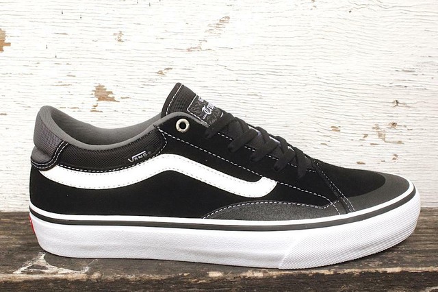 vans tnt advanced prototype black white