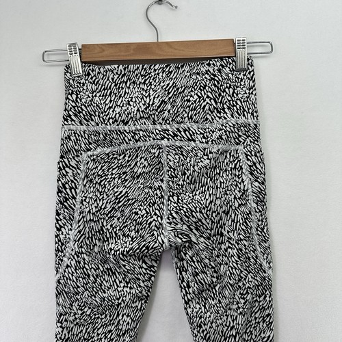 Athleta XS Ultimate Stash High Rise Textured 7/8 Tight - Picture 9 of 11