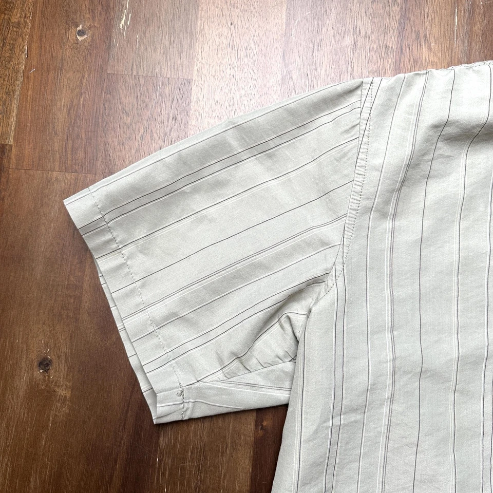 Rip Curl Shirt Mens Medium Gray Striped Short Sleeve Button Up Casual Surf - Image 4 of 4