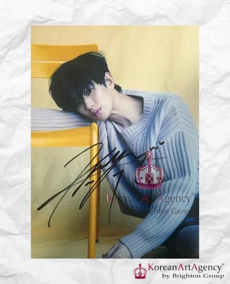 KOREAN ART AGENCY LTD Kim Soo Hyun Autograph