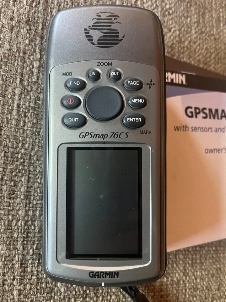 Garmin GPSMAP 76CS Waterproof Marine GPS Topo 12vCharger MapMaker CD Case Bundle - Image 2 of 3