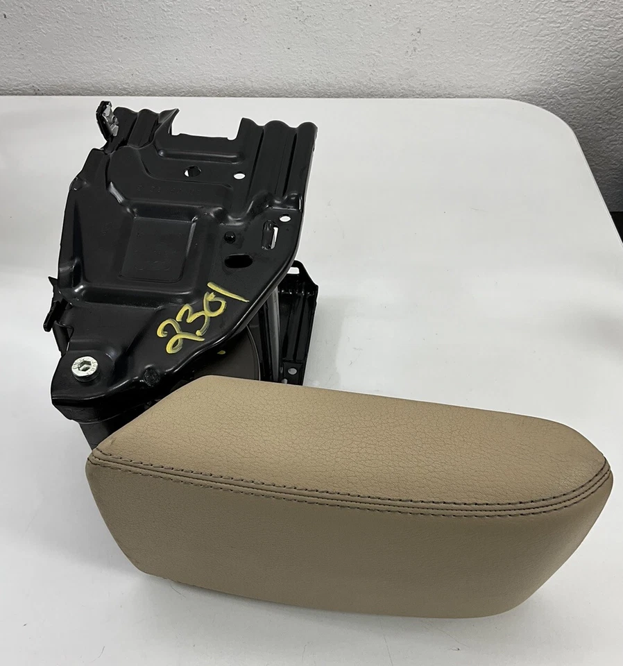 Audi A4 2014 consola central reposabrazos con soporte beige OEM Foto 2 de 4