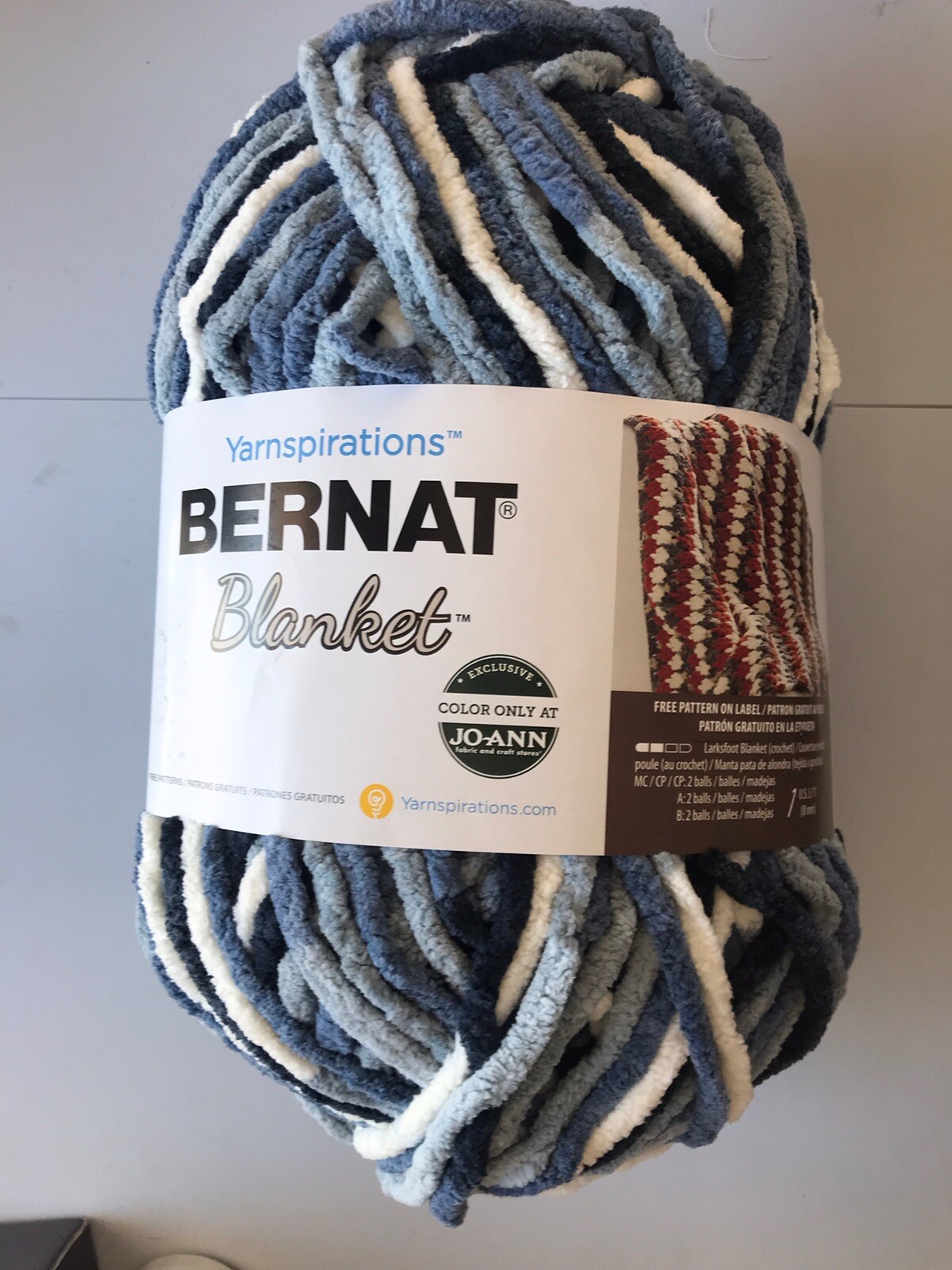 Bernat Blanket, Faded Blues, New, 10.5 Oz/300 G Super Bulky 6. 100
