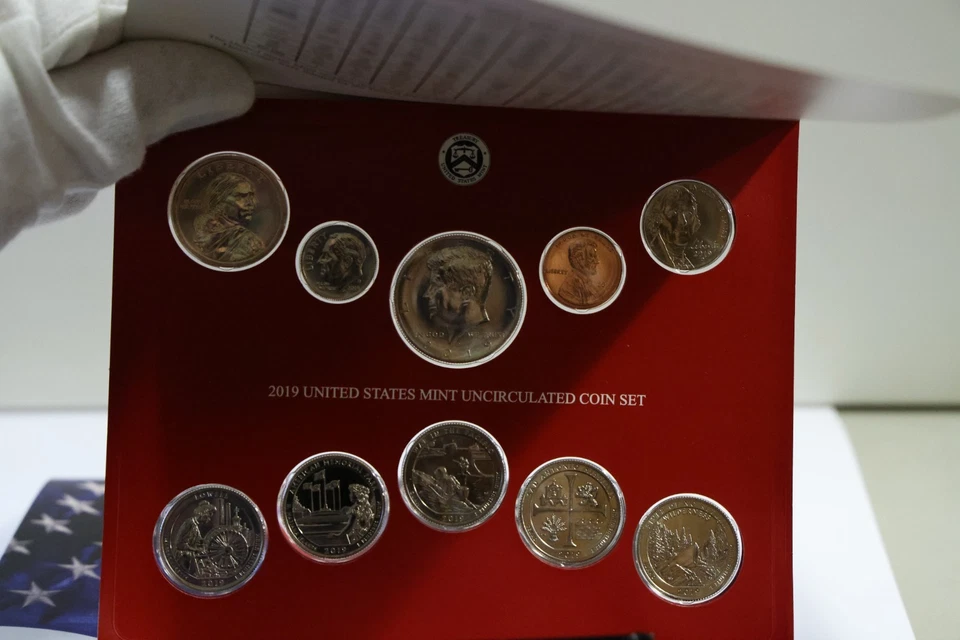 2019 US Mint Uncirculated Coin Set Denver + Philadelphia 20 coins w/OGP & COA - Image 4 of 4