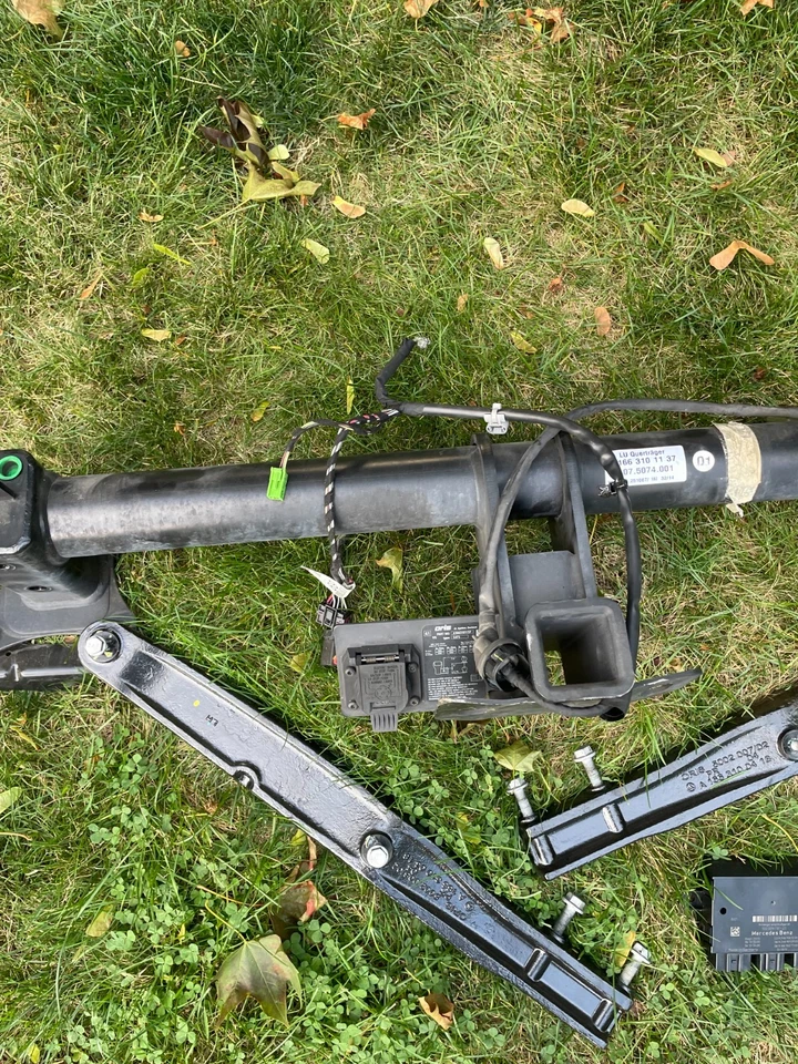 Conjunto de barra de refuerzo de enganche de remolque trasero 12-16 Mercedes X166 GL450 ML550 Foto 3 de 4