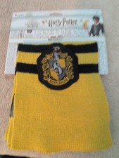 HARRY POTTER HUFFLEPUFF SCARF WIZARD WORLD UNIVERSAL STUDIOS YELLOW  BLACK