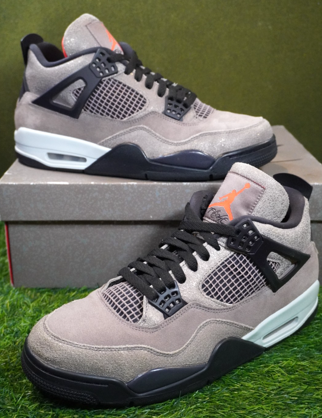 Jordan 4 Retro 'Taupe Haze' (Size 10.5) *Super Clean/ w/ OG All* DB0732-200