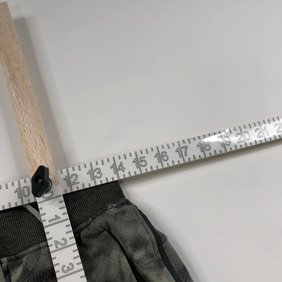 Lululemon License To Train MED (Fit 28In) Elastic 7" Shorts Camo Gray LM7AONS - Image 3 of 4