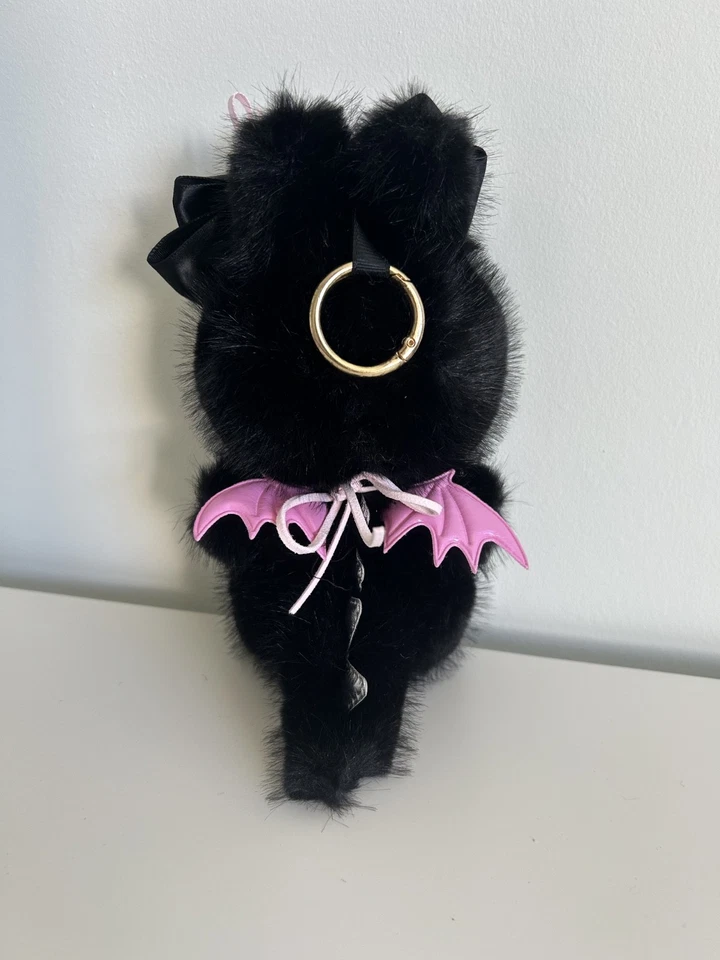 Llavero de Peluche Monstruo Negro - Lindo Muñeco de Peluche Gótico con Lazo Regalo de Cumpleaños Foto 3 de 4
