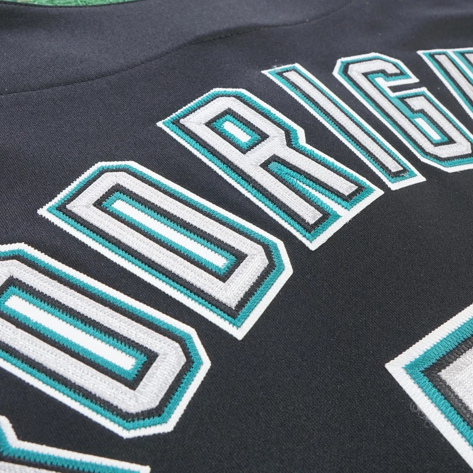 Ivan Rodriguez 2003 Florida Marlins Alternate Black Men's World Series Jersey - Image 4 of 4