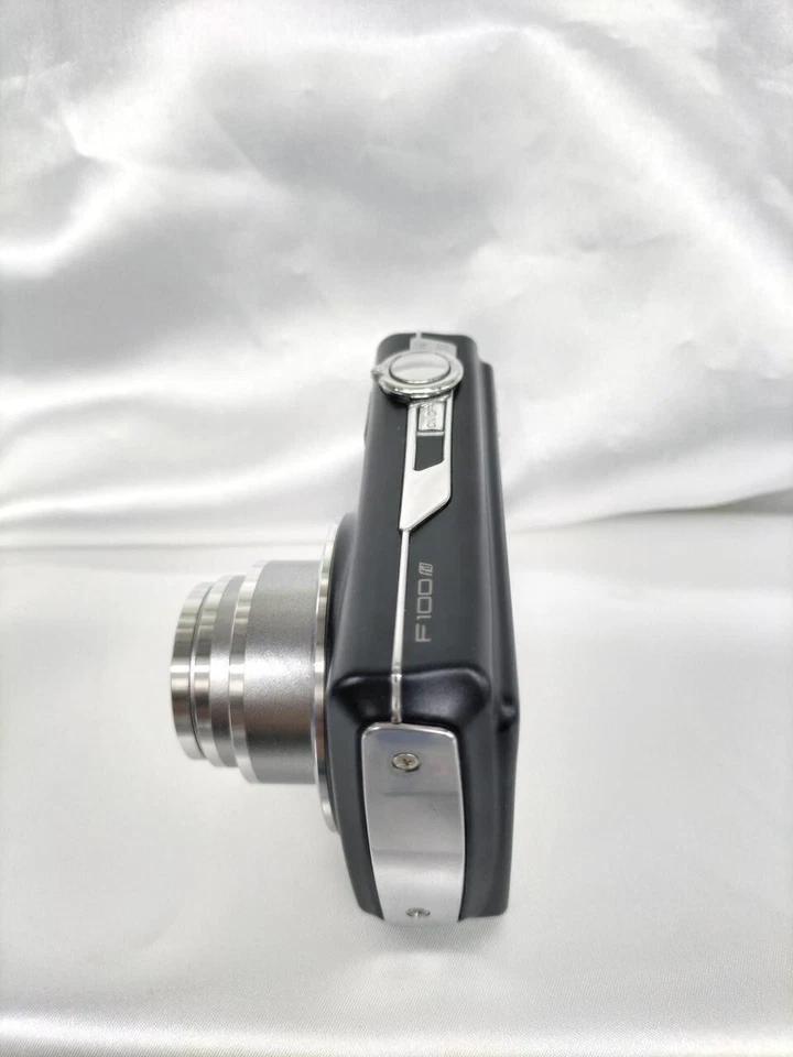 Fujifilm F100 WIFI Digital Camera - Image 3 of 4