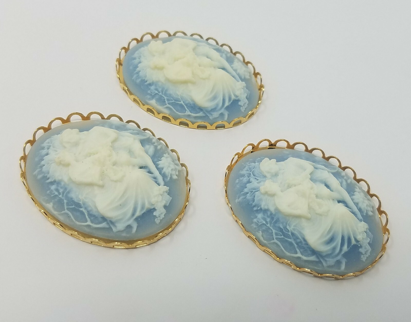 3 pcs 40mm VTG Blue Victorian Couple Craft Jewelry Cameos Gold Filigree Settings
