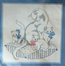 Golden Bee Stamped Cross Stitch Kit 20161 MOTHER AND KITTENS - NEW SEALED BAG