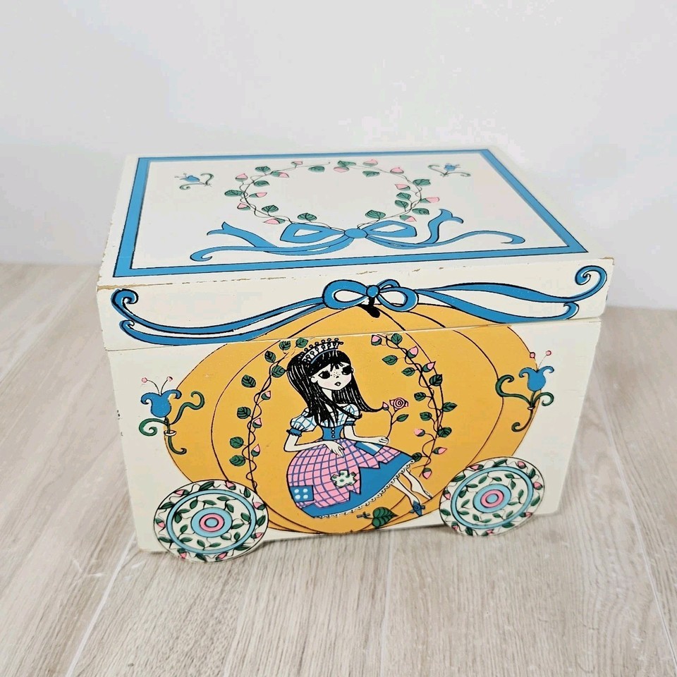Vintage Jewelry Box Music Box Storybook Cinderella Carriage 60s 70s Japan