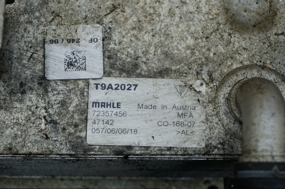 Enfriador de aceite de motor 3,8 L H6 9A110745500 72357456 OEM Porsche 911 991 2015-19 Foto 4 de 4