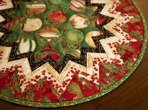 PlumEasy Patterns Point of View Folded Star Table Topper Pattern - Picture 3 of 3