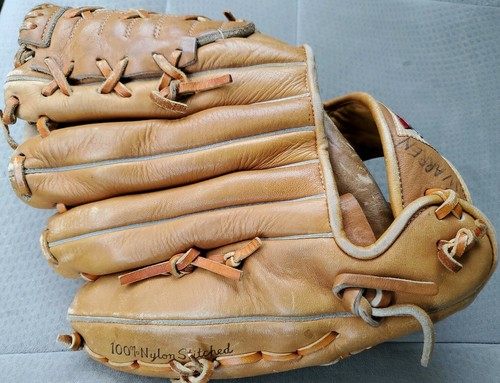 Baseball Gloves Vintage Holiday 60-004 Professional Model Right Hand Thrower - Picture 2 of 9