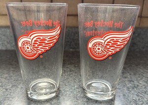 2 Rare Detroit Red Wings Applebee’s  Glasses. Vintage Hockeytown. NEW!