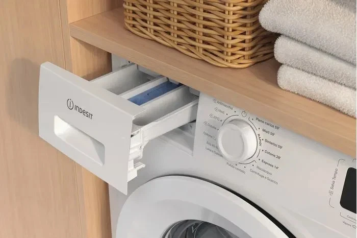 Lavatrice 6 Kg INDESIT con Oblò 1200 Giri Motore Inverter Slim Stretta 43 cm B, fotografia 8 di 11