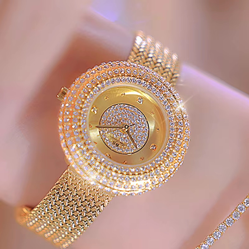 Montre de luxe pour femme avec cadran nacré et verre saphir anti-rayure