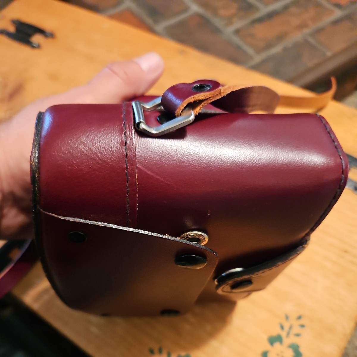 Leitz Wetzlar Burgundy Leather Case 14504 for Leicaflex SL, SL2