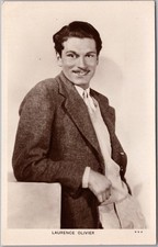 Vintage Actor LAURENCE OLIVIER Real Photo RPPC Postcard PICTUREGOER No. 695
