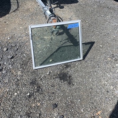 1990 Wellcraft  V 20 SB Side  windshield One piece