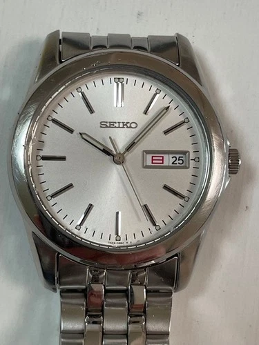 SEIKO 7N43-0AM0 Quartz Silver Dial Men's Day Date from Japan wrist size 17.5cm