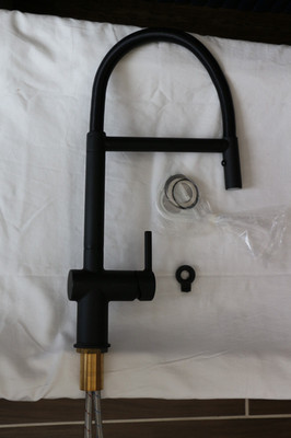 Franke Active 1.75 GPM  Kitchen Faucet Model: ACT-SP-MBK READ DESCRIPTION