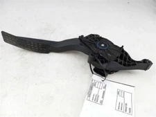 2011 CHEVROLET TRAVERSE GAS PEDAL