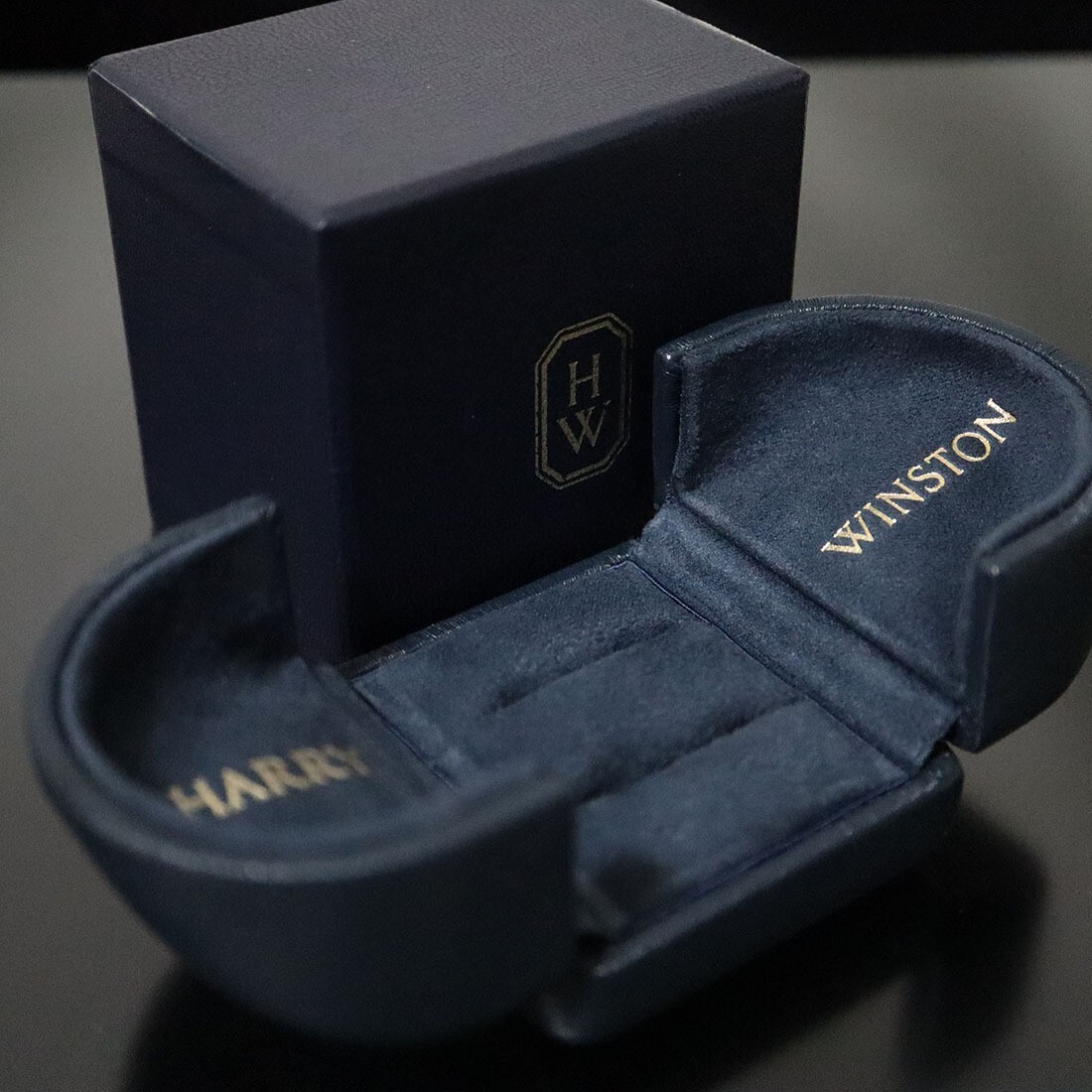 Harry Winston Ring Case Box with Outer Box HW 7cm x 7cm x Harry Winston Ring Case Box with Outer Box HW 7cm x 7cm x