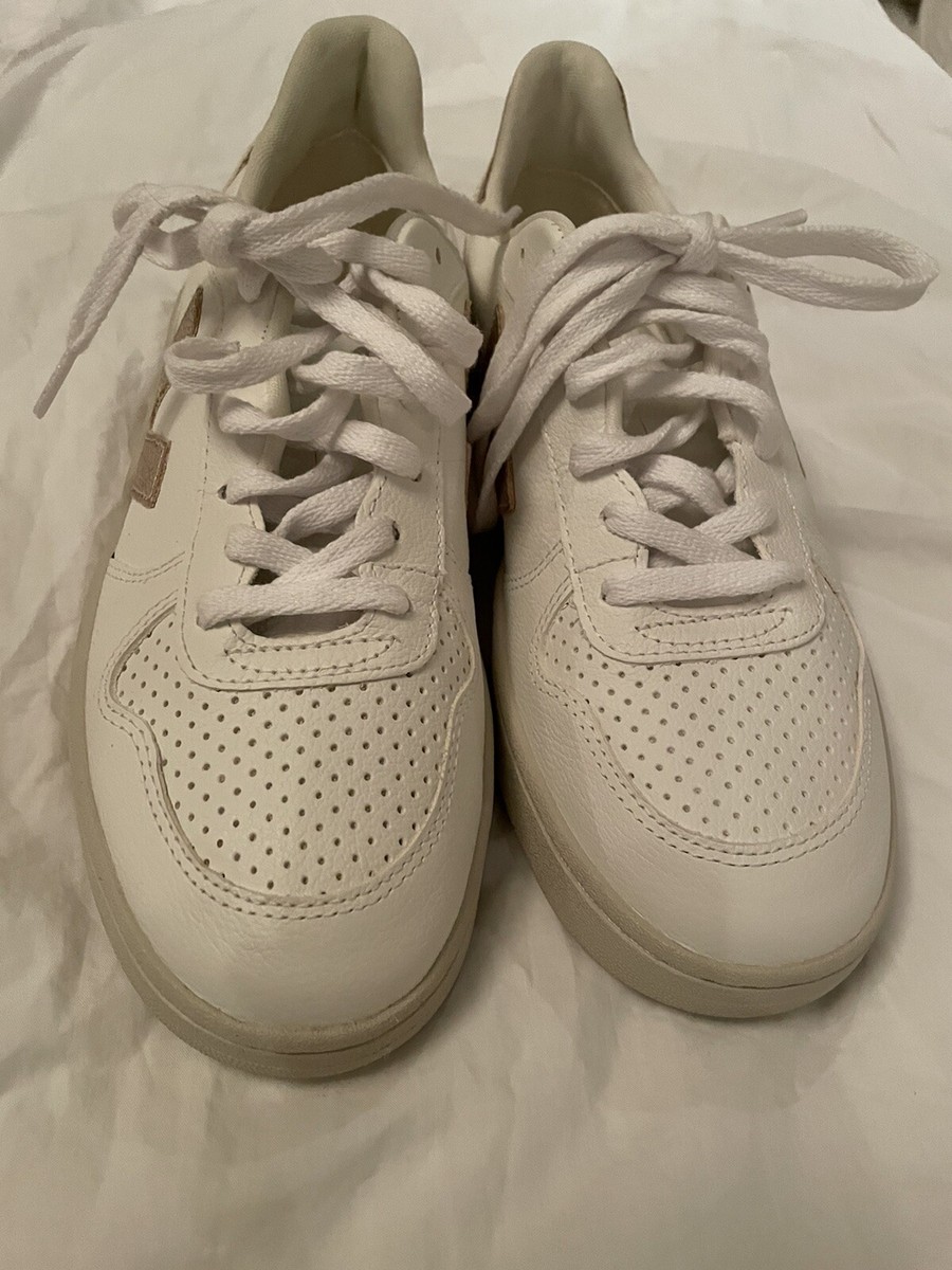 スニーカー VEJA Woman Sneakers White XD0202335 EXTRA WHITE Amazon.com | VEJA Women's V-12 Sneaker, Extra White/Black