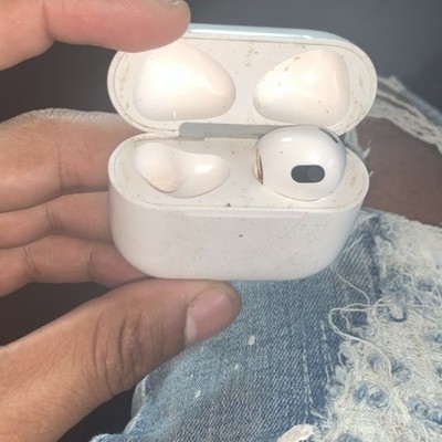 Apple AirPods Pro In-Ear Earbuds Bluetooth Active Noise Cancellation White Case
