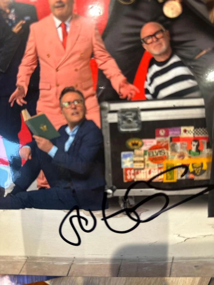 Signed Take Cover Madness Lp Vinyl Album RECORD STORE DAY 2025 (SIGNED SUGGS) Foto 2 de 3