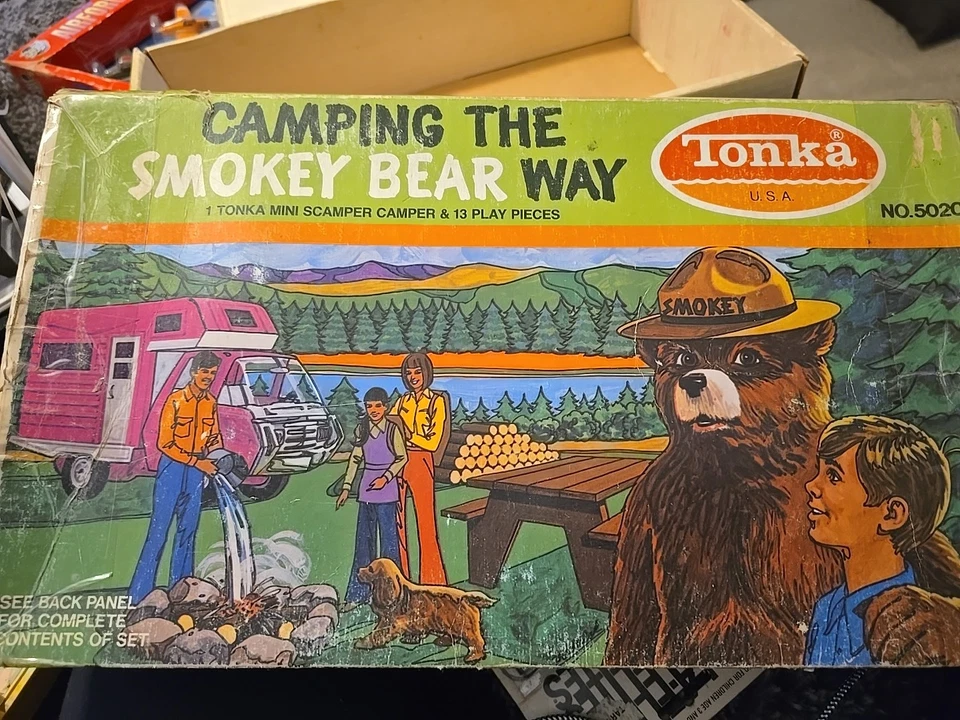 1972 RARE Camping the Smokey Bear Way Set in Original Box with added extras. - Image 4 of 4