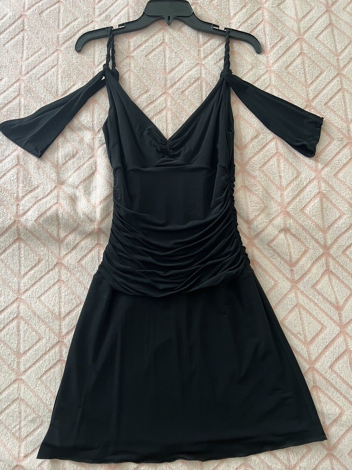 BCBG Maxazria Black Cold Shoulder Mini Dress Size… - image 1