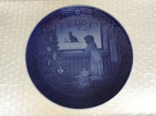 ROYAL COPENHAGEN PIATTO NATALE PORCELLANA - 1982 WAITING FOR CHRISTMAS